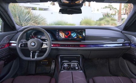 2023 BMW 760i xDrive (Color: Mineral White Metallic; US-Spec) Interior Cockpit Wallpapers 450x275 (159)