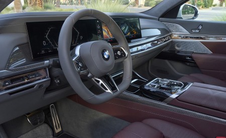 2023 BMW 760i xDrive (Color: Mineral White Metallic; US-Spec) Interior Wallpapers 450x275 (156)