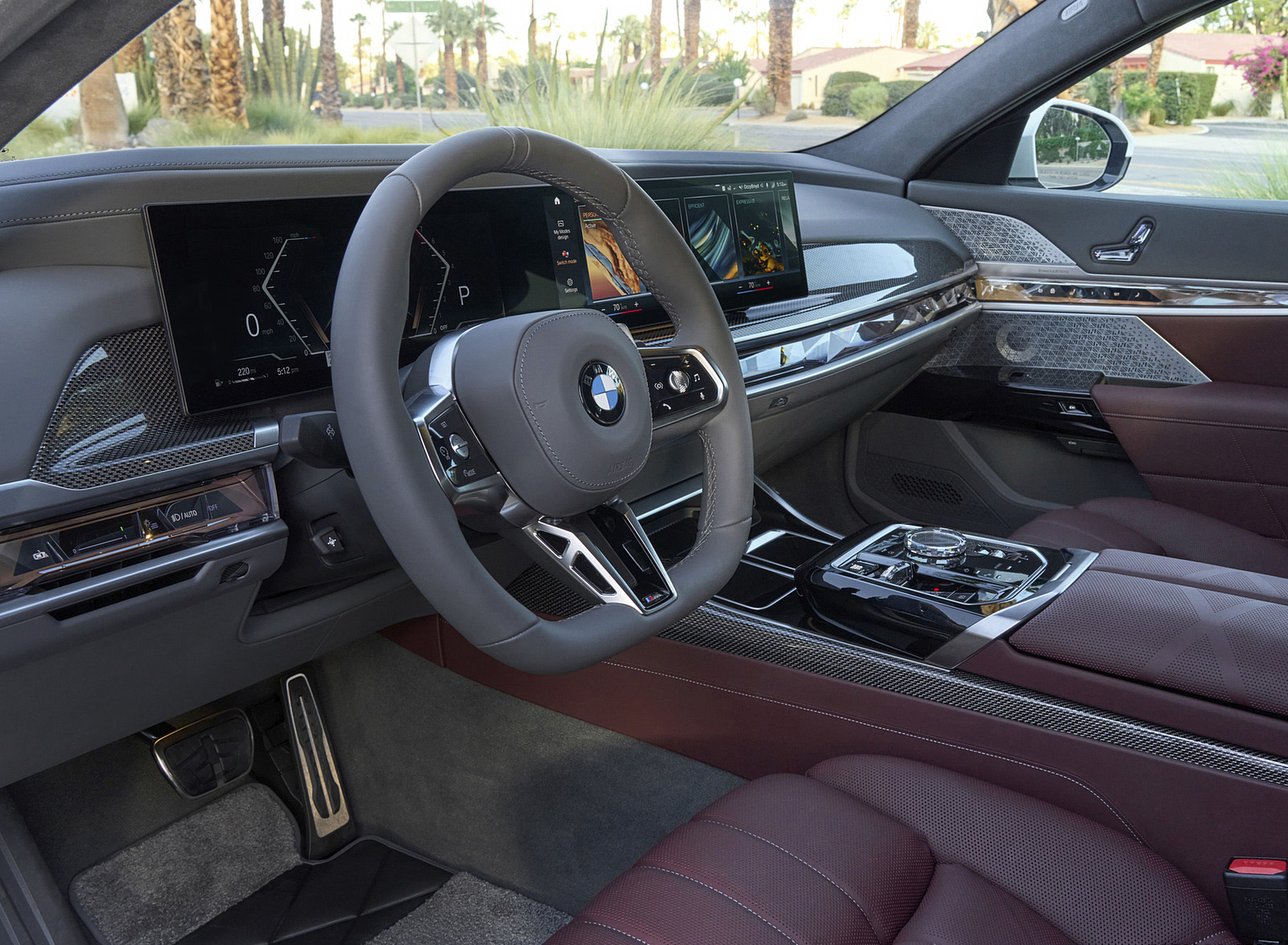 2023 BMW 760i xDrive (Color: Mineral White Metallic; US-Spec) Interior Wallpapers #156 of 171