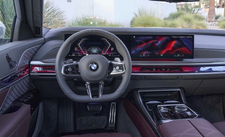2023 BMW 760i xDrive (Color: Mineral White Metallic; US-Spec) Interior Wallpapers 450x275 (157)