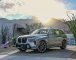 2023 BMW X7 M60i xDrive (Color: Frozen Grey; US-Spec) Front Three-Quarter Wallpapers 150x120