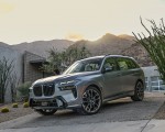 2023 BMW X7 M60i xDrive (Color: Frozen Grey; US-Spec) Front Three-Quarter Wallpapers 150x120 (53)