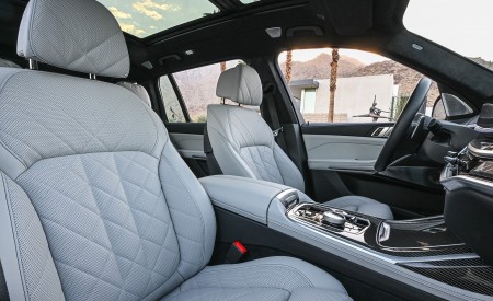 2023 BMW X7 M60i xDrive (Color: Frozen Grey; US-Spec) Interior Front Seats Wallpapers 450x275 (85)