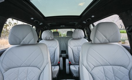 2023 BMW X7 M60i xDrive (Color: Frozen Grey; US-Spec) Interior Seats Wallpapers 450x275 (87)