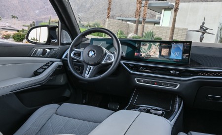 2023 BMW X7 M60i xDrive (Color: Frozen Grey; US-Spec) Interior Wallpapers 450x275 (76)