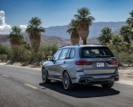 2023 BMW X7 M60i xDrive (Color: Frozen Grey; US-Spec) Rear Three-Quarter Wallpapers 150x120 (33)