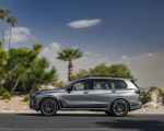 2023 BMW X7 M60i xDrive (Color: Frozen Grey; US-Spec) Side Wallpapers 150x120 (45)
