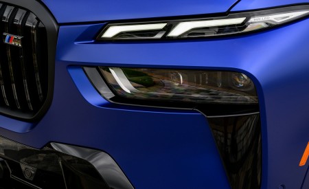 2023 BMW X7 M60i xDrive (Color: Frozen Marina Bay Blue; US-Spec) Headlight Wallpapers 450x275 (237)