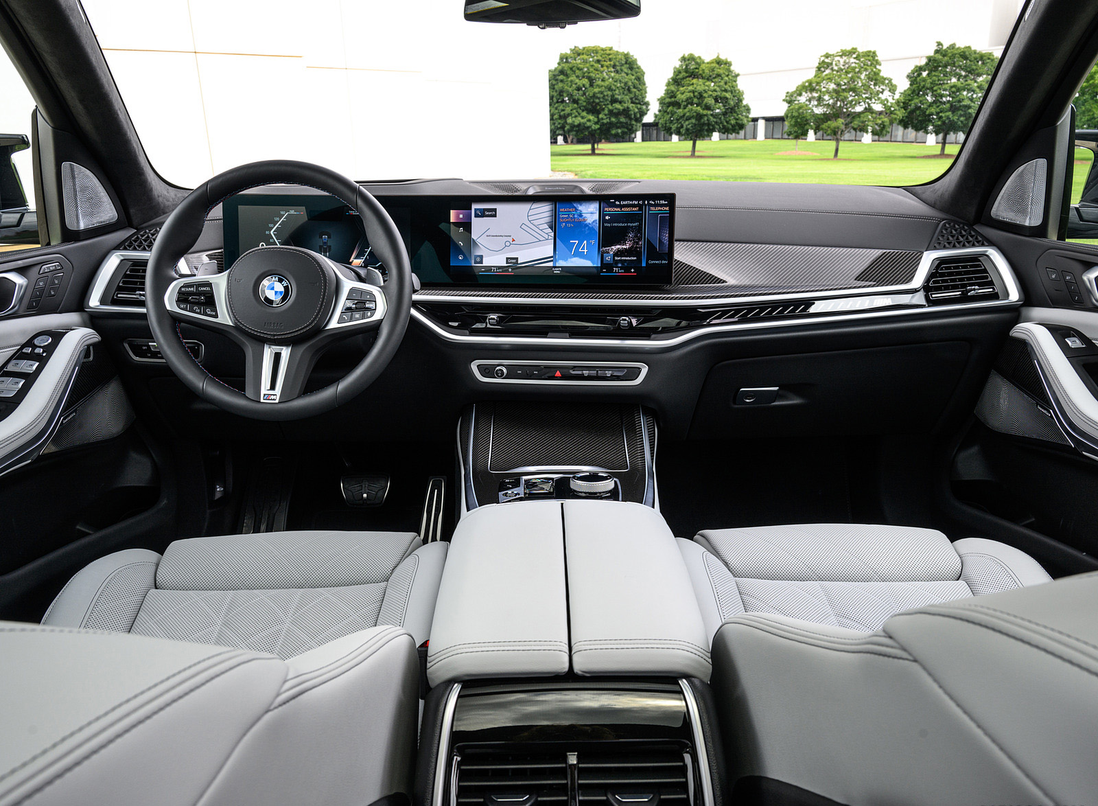 2023 BMW X7 M60i xDrive (Color: Frozen Pure Grey Metallic; US-Spec) Interior Cockpit Wallpapers #186 of 254