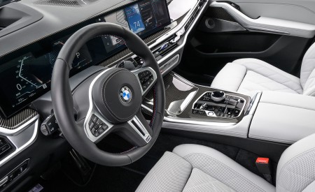 2023 BMW X7 M60i xDrive (Color: Frozen Pure Grey Metallic; US-Spec) Interior Wallpapers 450x275 (188)
