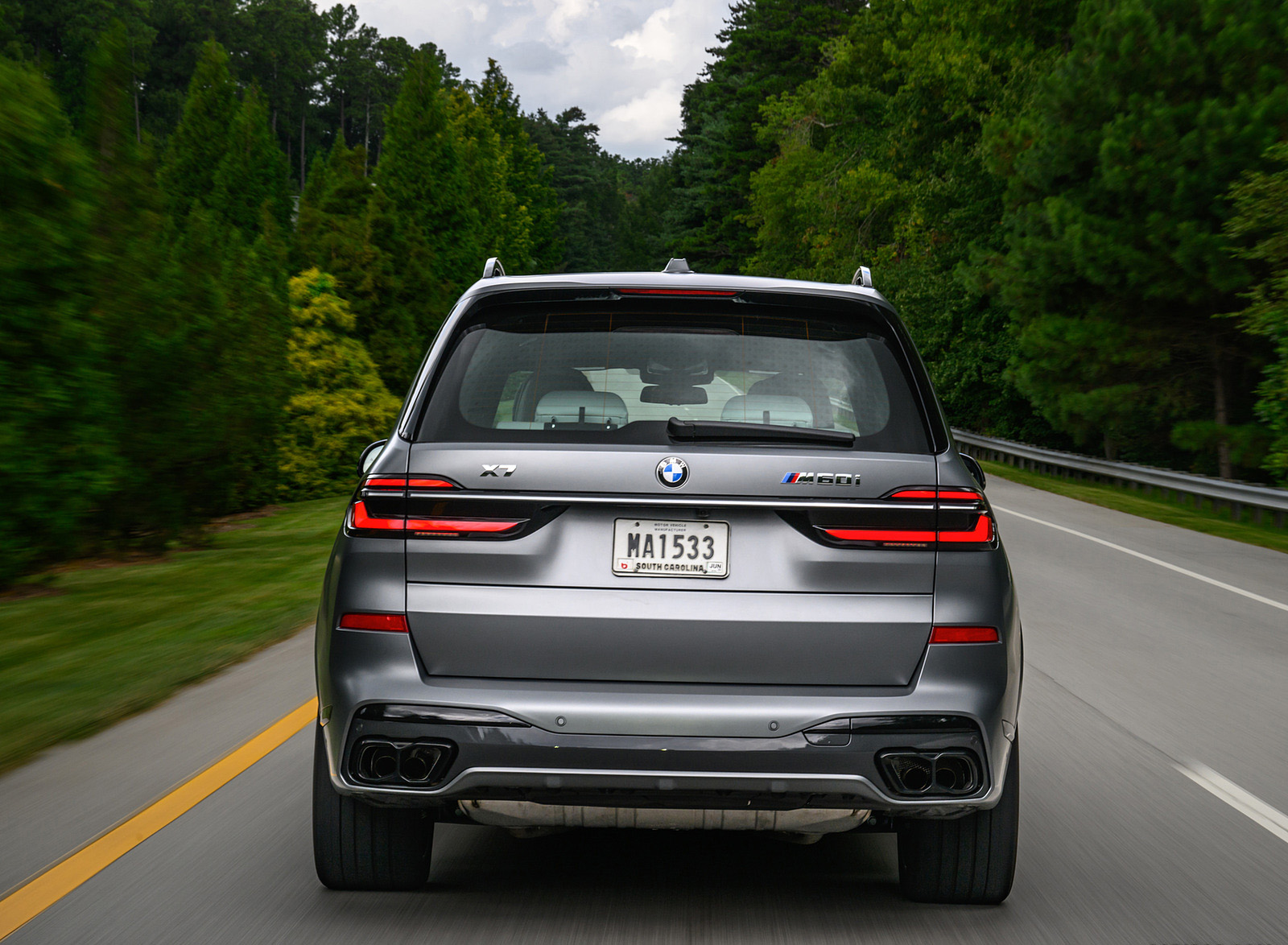 2023 BMW X7 M60i xDrive (Color: Frozen Pure Grey Metallic; US-Spec) Rear Wallpapers #146 of 254