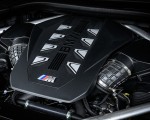2023 BMW X7 M60i xDrive (Color: Mineral White; US-Spec) Engine Wallpapers 150x120