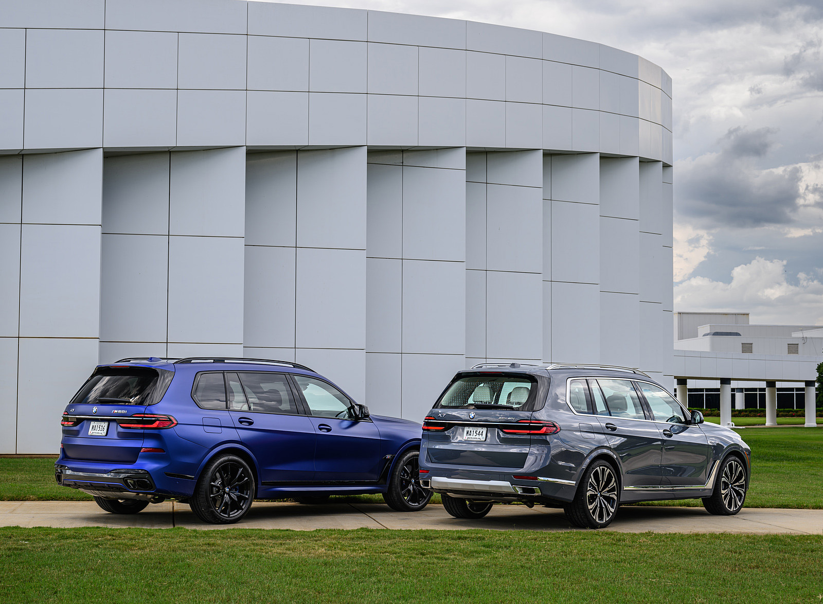 2023 BMW X7 and X7 M60i Wallpapers #239 of 239