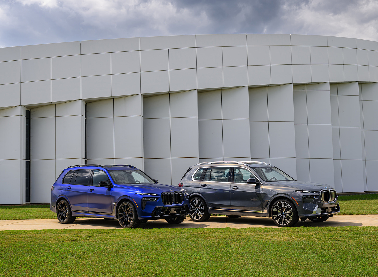 2023 BMW X7 and X7 M60i Wallpapers #238 of 239