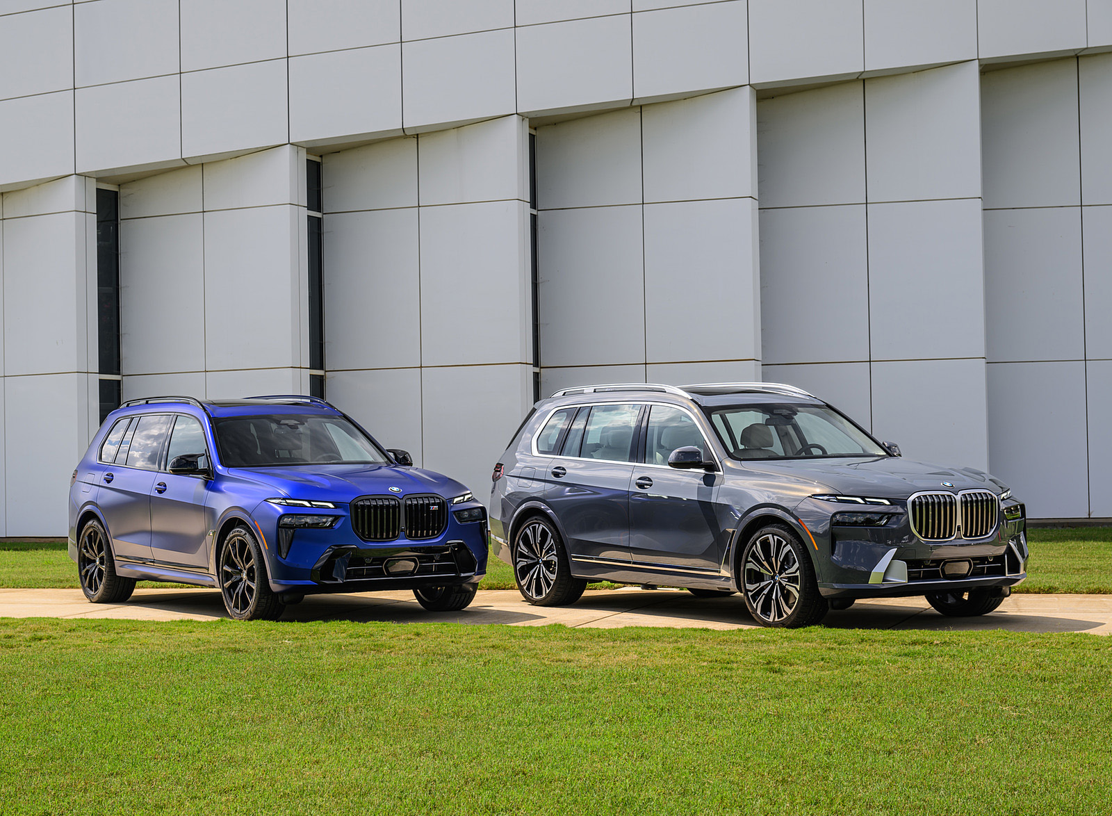 2023 BMW X7 and X7 M60i Wallpapers #237 of 239