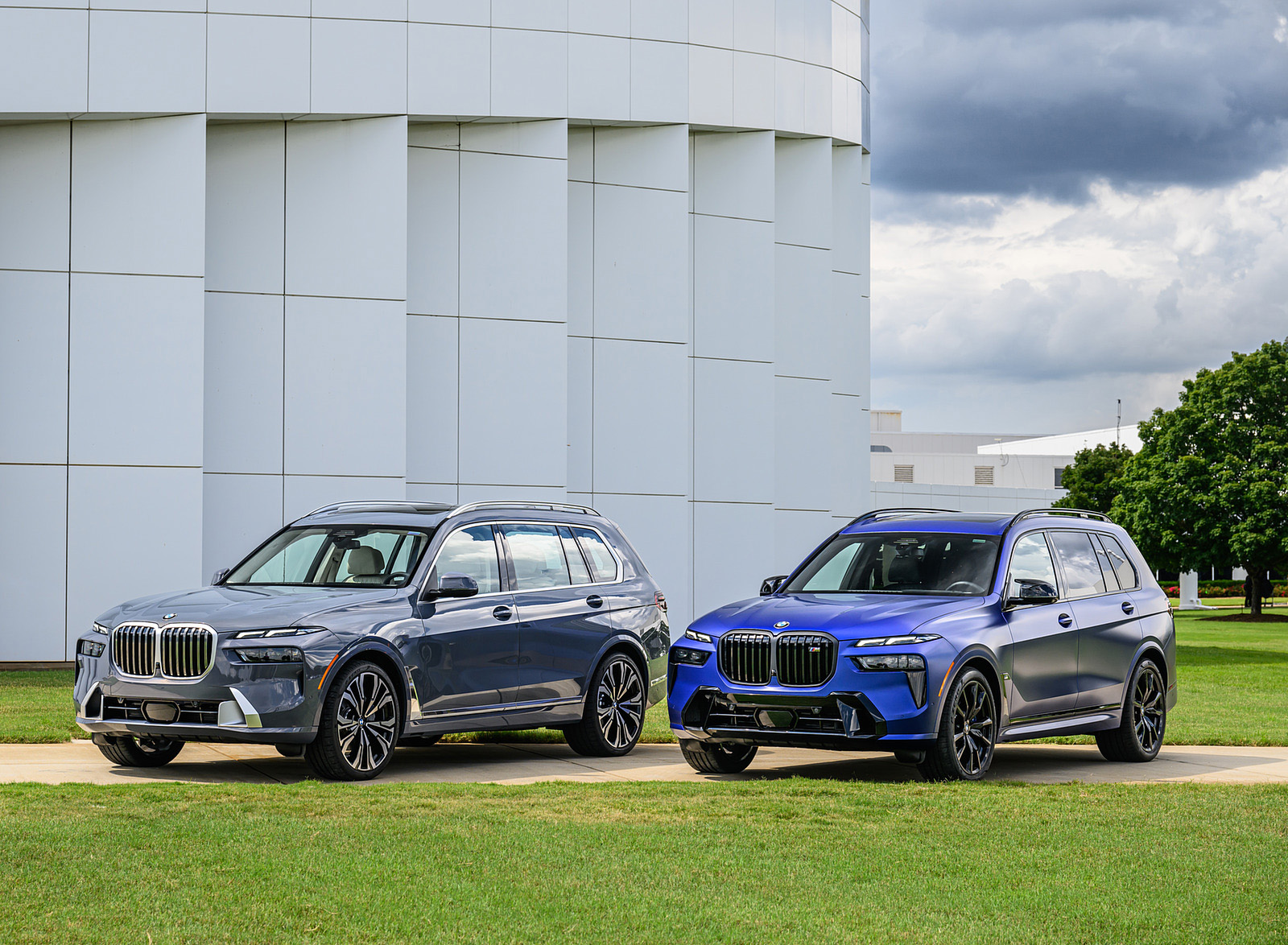 2023 BMW X7 and X7 M60i Wallpapers #236 of 239