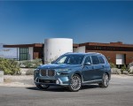 2023 BMW X7 xDrive 40i (Color: Blue Ridge Mountain; US-Spec) Front Three-Quarter Wallpapers 150x120