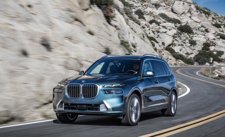 2023 BMW X7 xDrive 40i (Color: Blue Ridge Mountain; US-Spec) Front Three-Quarter Wallpapers 450x275 (9)