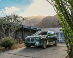 2023 BMW X7 xDrive 40i (Color: Blue Ridge Mountain; US-Spec) Front Three-Quarter Wallpapers 150x120 (49)