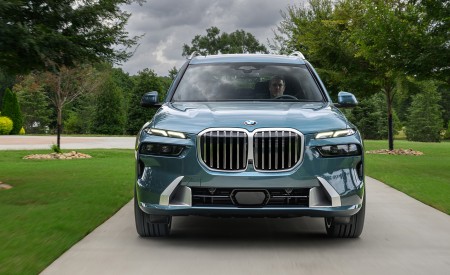 2023 BMW X7 xDrive 40i (Color: Blue Ridge Mountain; US-Spec) Front Wallpapers 450x275 (31)