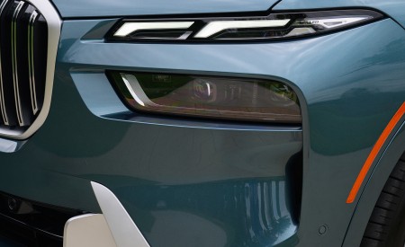 2023 BMW X7 xDrive 40i (Color: Blue Ridge Mountain; US-Spec) Headlight Wallpapers 450x275 (56)