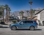 2023 BMW X7 xDrive 40i (Color: Blue Ridge Mountain; US-Spec) Side Wallpapers 150x120 (55)
