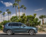 2023 BMW X7 xDrive 40i (Color: Blue Ridge Mountain; US-Spec) Side Wallpapers 150x120 (28)