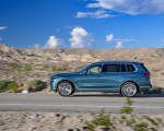 2023 BMW X7 xDrive 40i (Color: Blue Ridge Mountain; US-Spec) Side Wallpapers 150x120 (23)