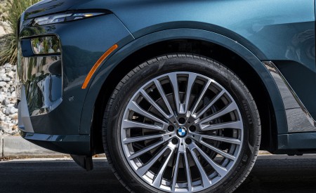 2023 BMW X7 xDrive 40i (Color: Blue Ridge Mountain; US-Spec) Wheel Wallpapers 450x275 (59)