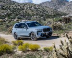 2023 BMW X7 xDrive 40i (Color: Brooklyn Grey; US-Spec) Front Three-Quarter Wallpapers 150x120