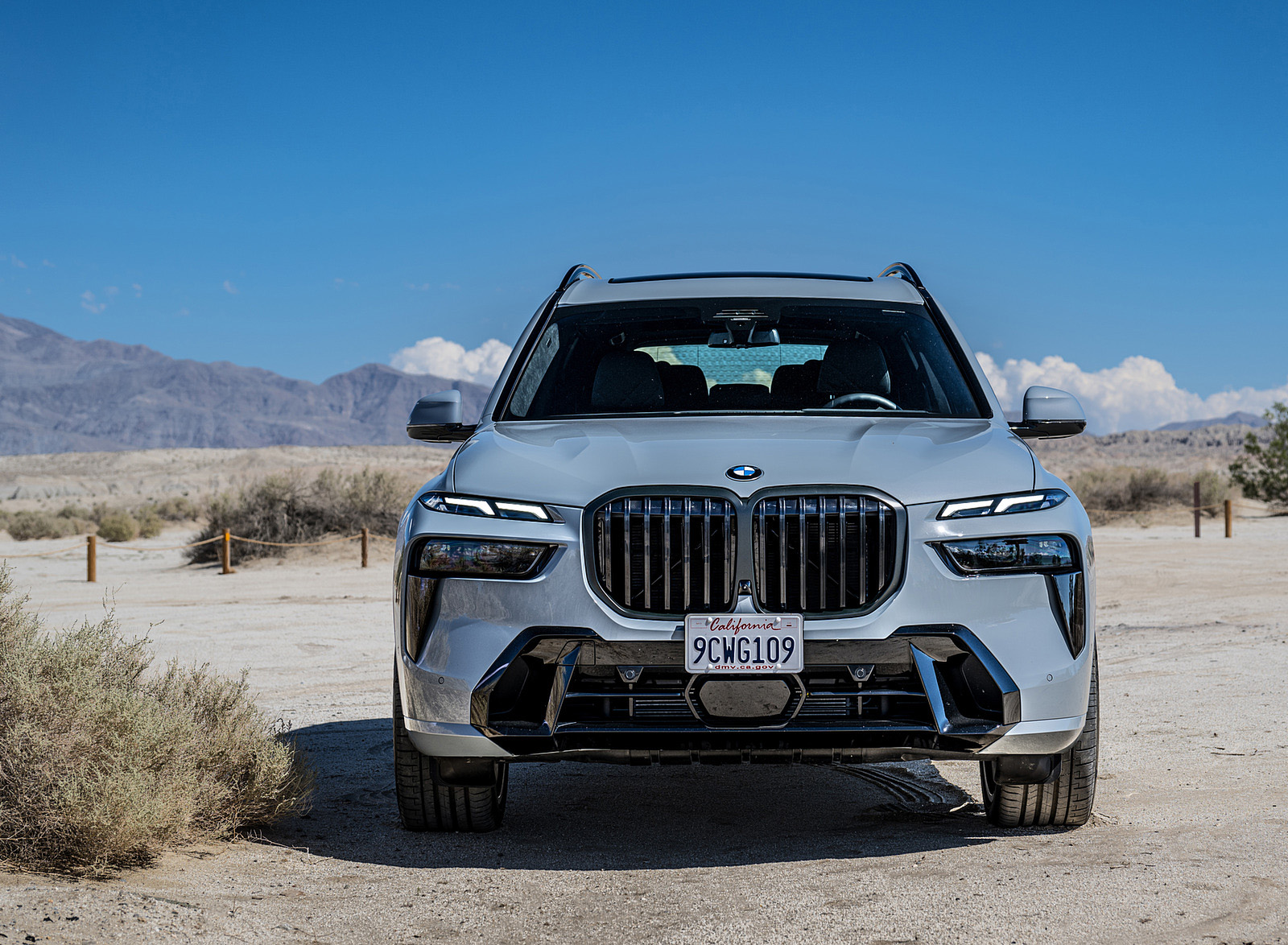2023 BMW X7 xDrive 40i (Color: Brooklyn Grey; US-Spec) Front Wallpapers #231 of 239