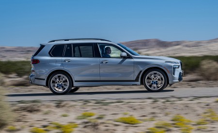 2023 BMW X7 xDrive 40i (Color: Brooklyn Grey; US-Spec) Side Wallpapers 450x275 (222)