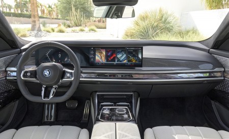 2023 BMW i7 xDrive60 (Color: Frozen Deep Grey; US-Spec) Interior Cockpit Wallpapers 450x275 (51)