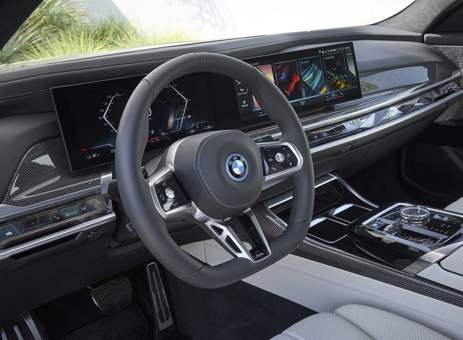 2023 BMW i7 xDrive60 (Color: Frozen Deep Grey; US-Spec) Interior Wallpapers #58 of 155
