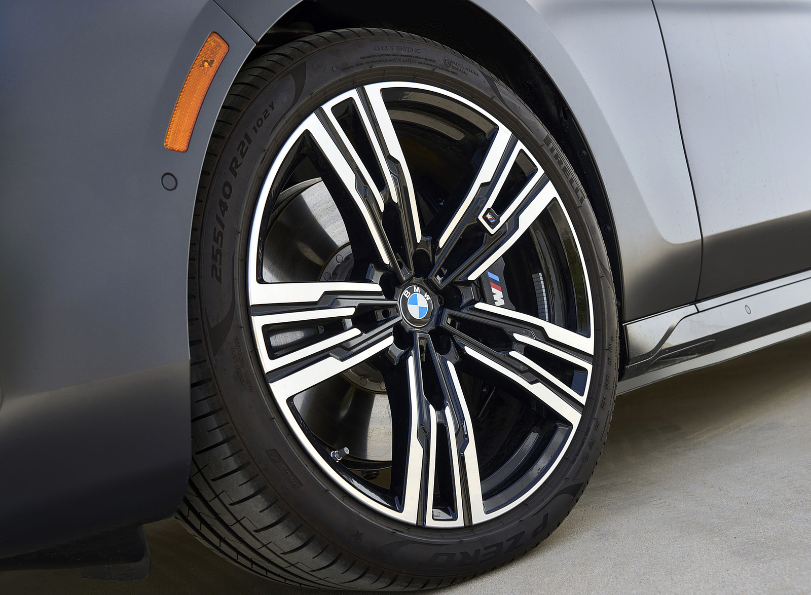 2023 BMW i7 xDrive60 (Color: Frozen Deep Grey; US-Spec) Wheel Wallpapers #45 of 155