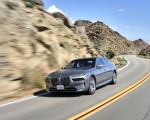 2023 BMW i7 xDrive60 (Color: Oxid Grey Metallic; US-Spec) Front Three-Quarter Wallpapers 150x120 (69)