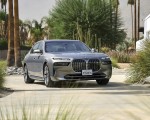 2023 BMW i7 xDrive60 (Color: Oxid Grey Metallic; US-Spec) Front Wallpapers 150x120
