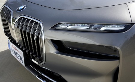 2023 BMW i7 xDrive60 (Color: Oxid Grey Metallic; US-Spec) Headlight Wallpapers 450x275 (123)