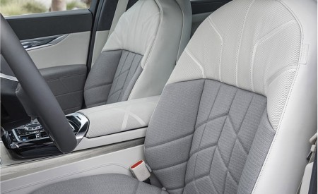 2023 BMW i7 xDrive60 (Color: Oxid Grey Metallic; US-Spec) Interior Front Seats Wallpapers 450x275 (152)