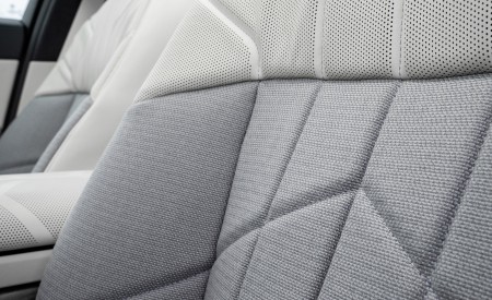 2023 BMW i7 xDrive60 (Color: Oxid Grey Metallic; US-Spec) Interior Seats Wallpapers 450x275 (154)