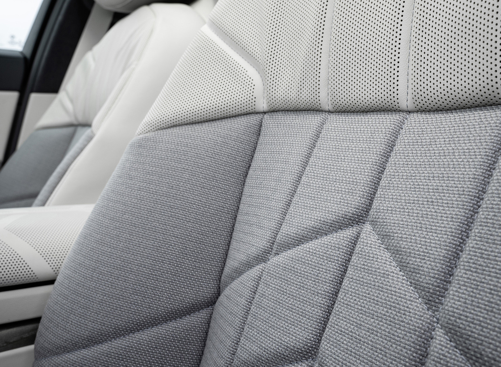 2023 BMW i7 xDrive60 (Color: Oxid Grey Metallic; US-Spec) Interior Seats Wallpapers #154 of 155
