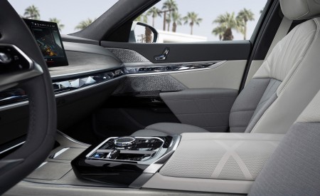 2023 BMW i7 xDrive60 (Color: Oxid Grey Metallic; US-Spec) Interior Wallpapers 450x275 (147)