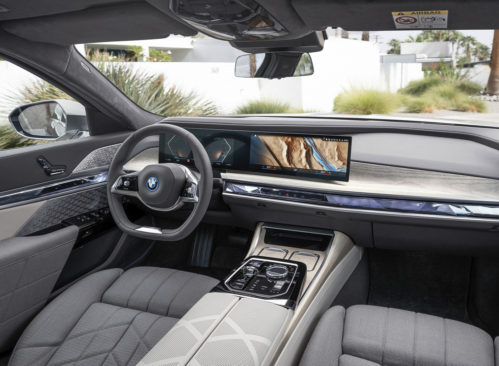 2023 BMW i7 xDrive60 (Color: Oxid Grey Metallic; US-Spec) Interior Wallpapers #139 of 155