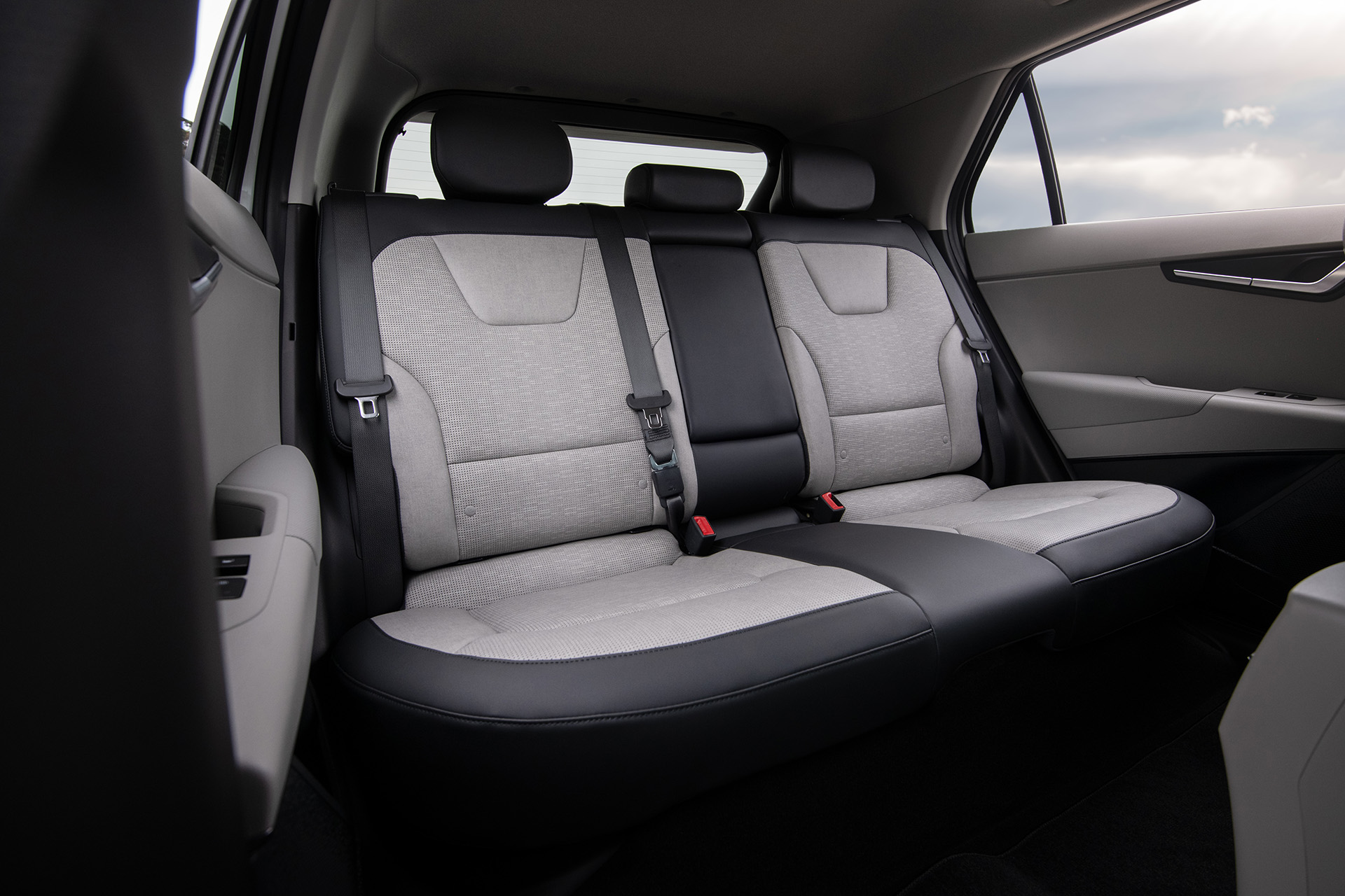 2023 Kia Niro EV (US-Spec) Interior Rear Seats Wallpapers #18 of 38