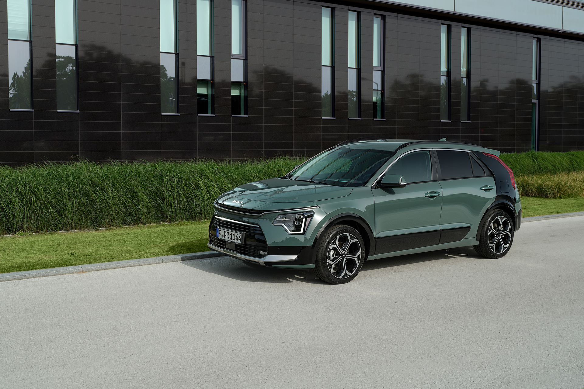 2023 Kia Niro HEV Front Three-Quarter Wallpapers (5)