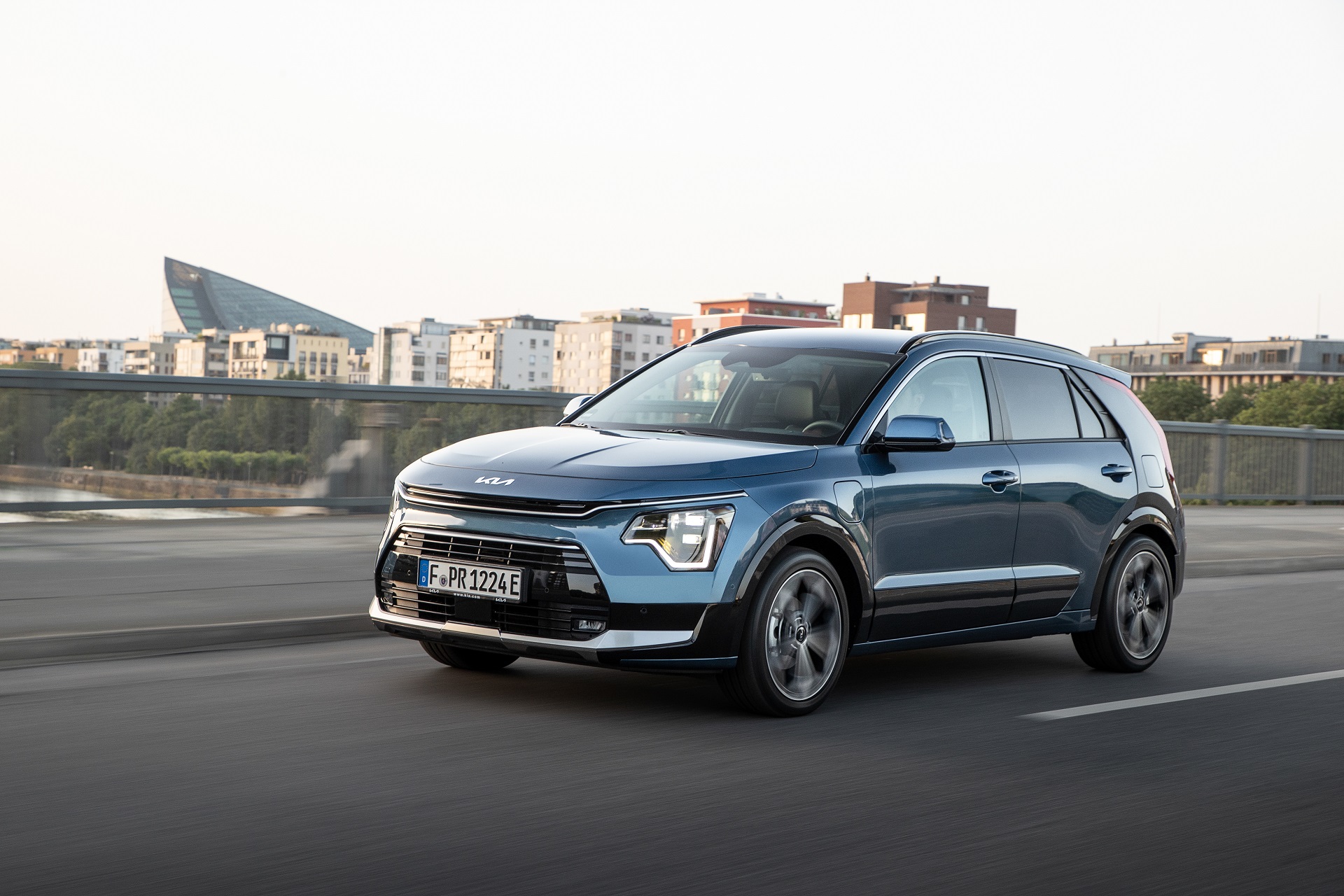 2023 Kia Niro PHEV Front Three-Quarter Wallpapers (3)