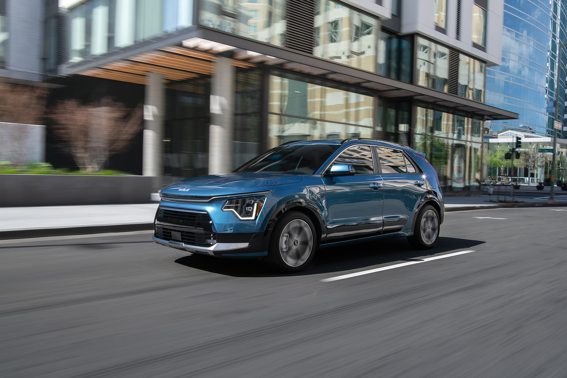 2023 Kia Niro PHEV (US-Spec) Front Three-Quarter Wallpapers #3 of 37