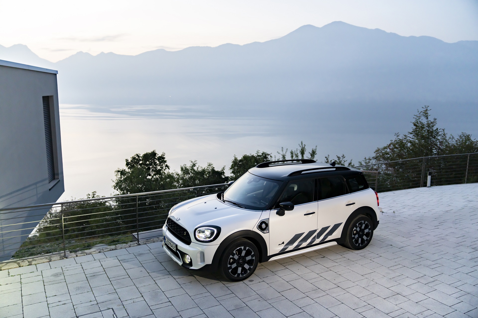 2023 Mini Cooper SE Countryman ALL4 Untamed Edition Front Three-Quarter Wallpapers #47 of 65