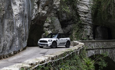 2023 Mini Cooper SE Countryman ALL4 Untamed Edition Front Three-Quarter Wallpapers 450x275 (17)