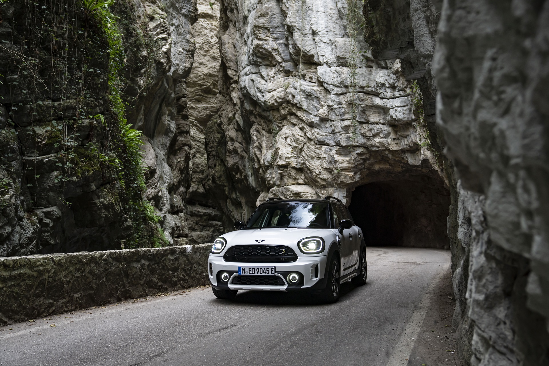 2023 Mini Cooper SE Countryman ALL4 Untamed Edition Front Wallpapers (9)